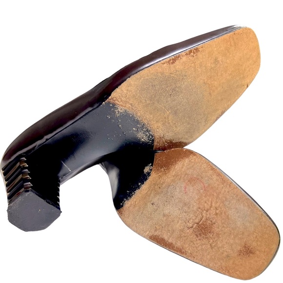 Stuart Weitzman size 8.5 rich leather with stacked decorative 2.5 inch heel - Picture 5 of 8